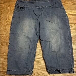 Time & Tru Women's Maternity Blue Jeans Capri Cropped Shorts Size Large (12-14)